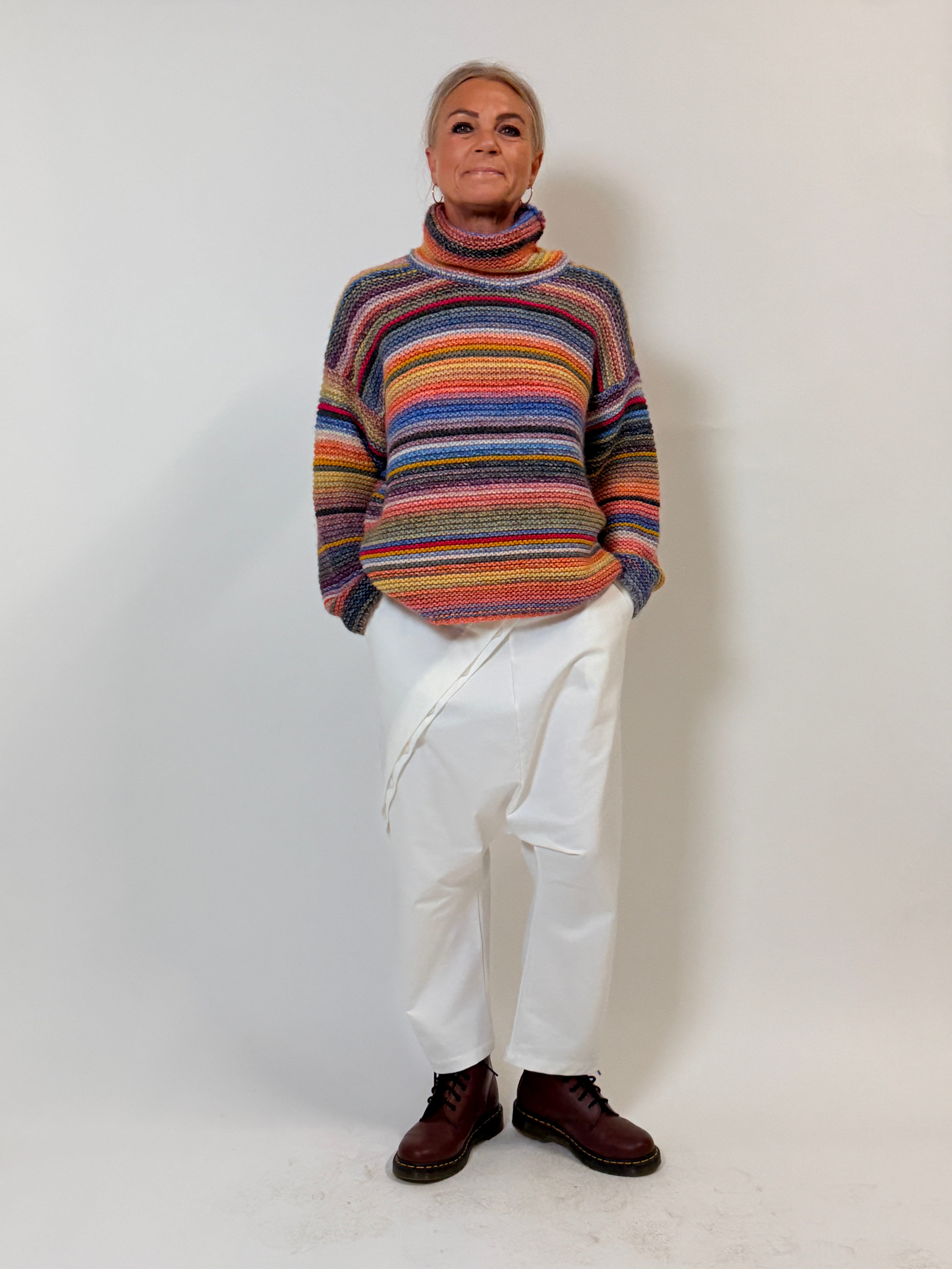 Helle er 168 cm høj og bruger størrelse S/M