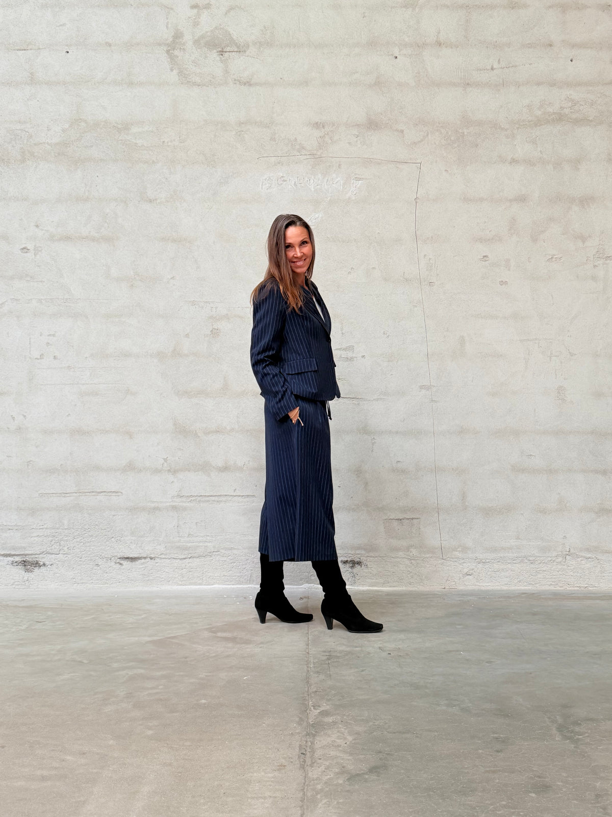 Kamilla er 174 cm høj og bruger størrelse M/L