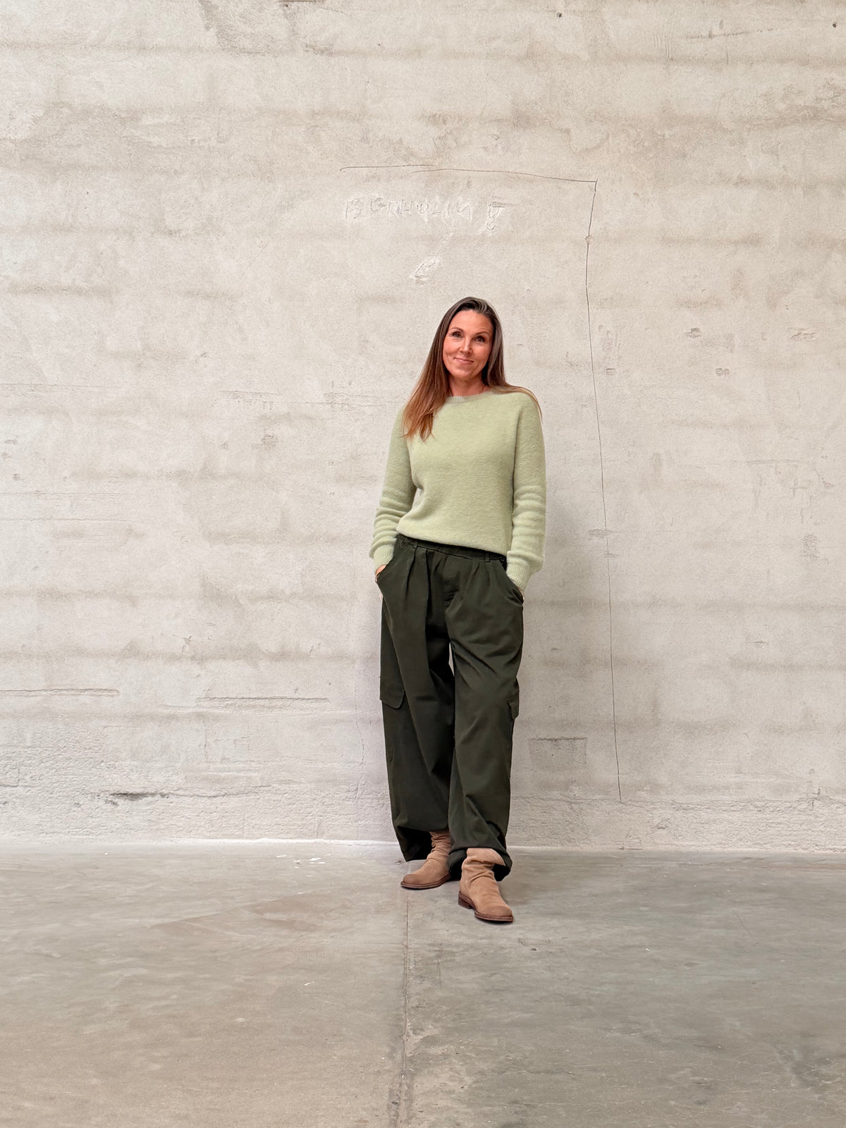 Kamilla er 174 cm høj og bruger størrelse M/L