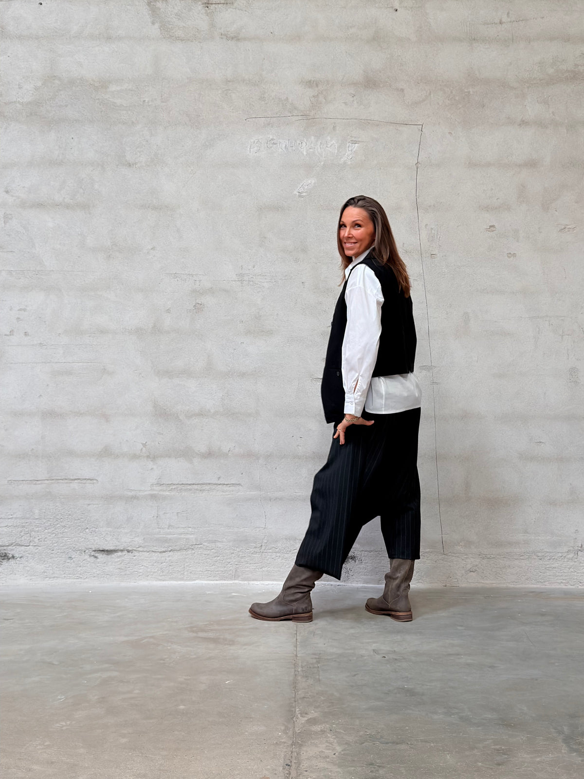 Kamilla er 174 cm høj og bruger størrelse M/L