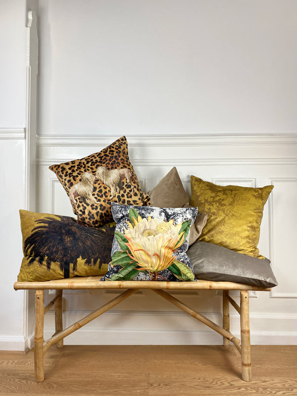 Vanillafly, vanillaflydk, puder, pude, pudebetræk, pude betræk, pyntepuder, sofapuder, sofapuder, sengepuder, senge puder, velour pude, velourpude, velourpuder, velour puder, blød pude, boligtekstil, boliginspiration, textil design, lækre puder, puder med print, puder med frynser, pude i velour, puder i velour, boligindretning, boliginspiration, pude design, hjemme er bedst, indretning, danish design, smukt hjem, smukke hjem, interiør inspiration, interiør design, udsmykning , pillowcase, cushion cover, cus