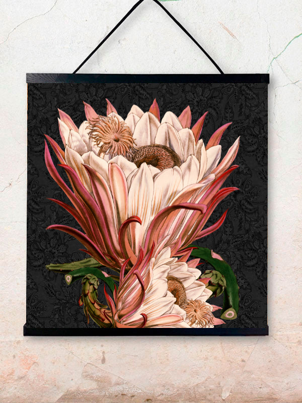 PLAKATER, vanillafly, vanillaflydk, gallerivæg, retrotryk, retroplakater, plakater, flotteplakater, artprints, designprint, billedvæg, flotteplakater, kunst, kunsttryk, gallerikunst, vægkunst, plakatertilsalg, posters, poster, retroposter, retro, art, artprints, artprint, interior, interiordesign, galleryart, botanicalposter, botanicalillustration, gallerywall, wallart, botanicalprint, botanicalart, homedecor, tropicalprint, tropicalart, floralprint, floralart, floralprints, walldecor, artwork wallspace, st