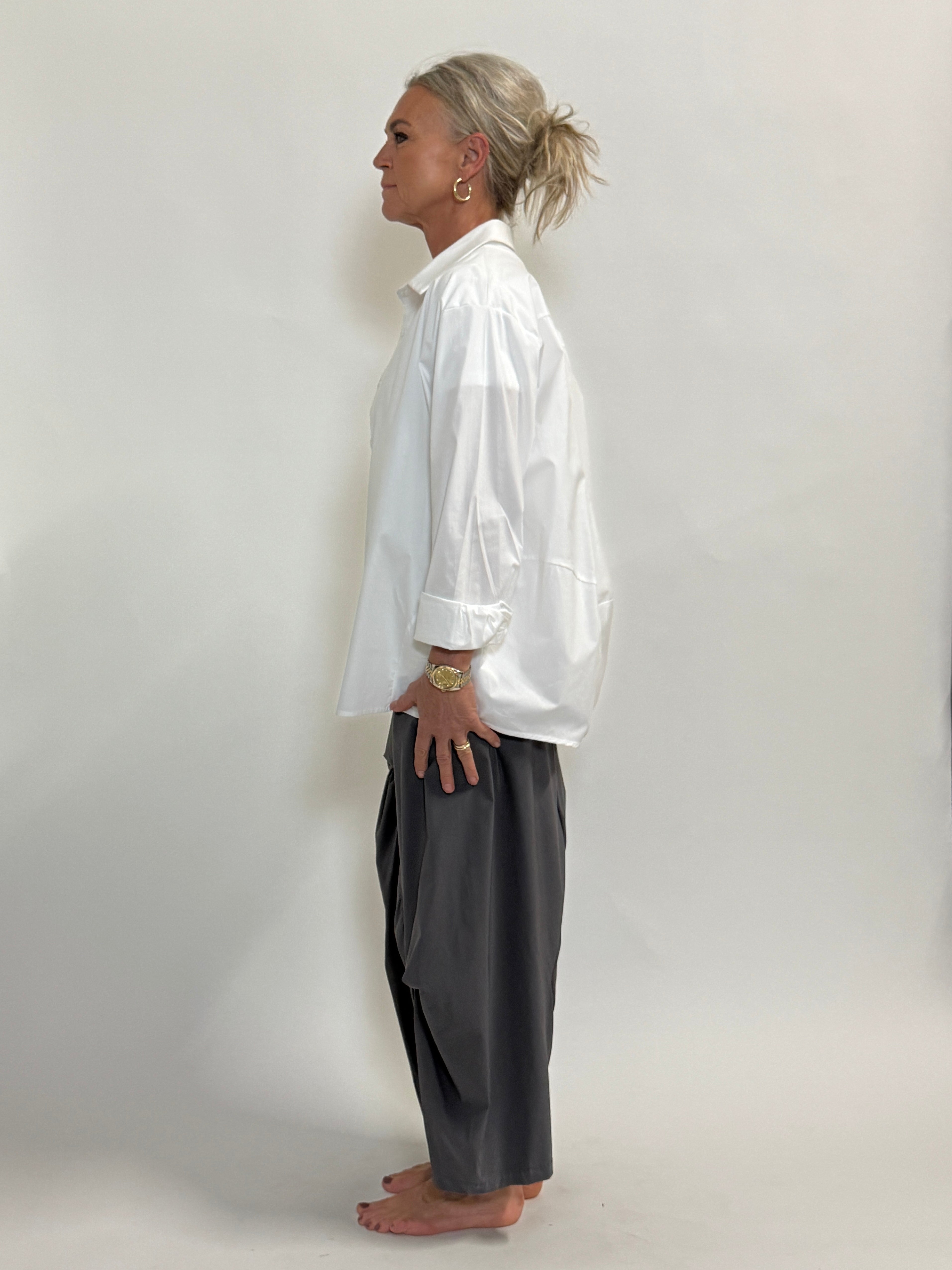 Helle er 168 cm høj og bruger størrelse S/M