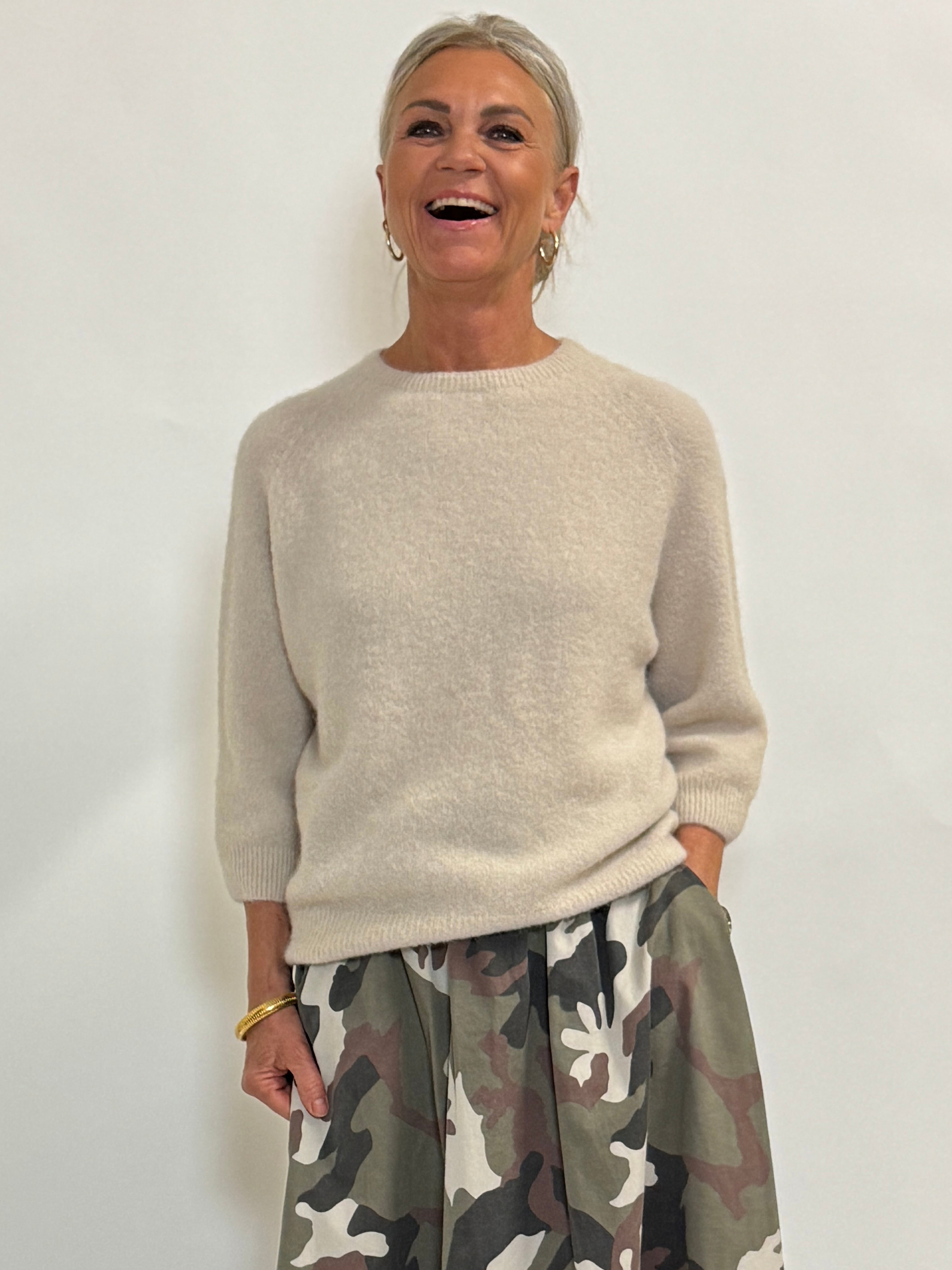 Helle er 168 cm høj og bruger størrelse S/M