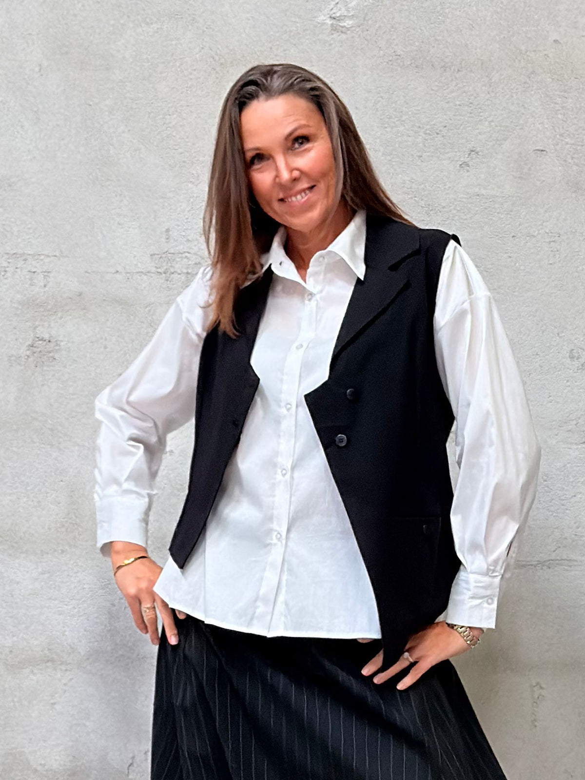 Kamilla er 174 cm høj og bruger størrelse M/L