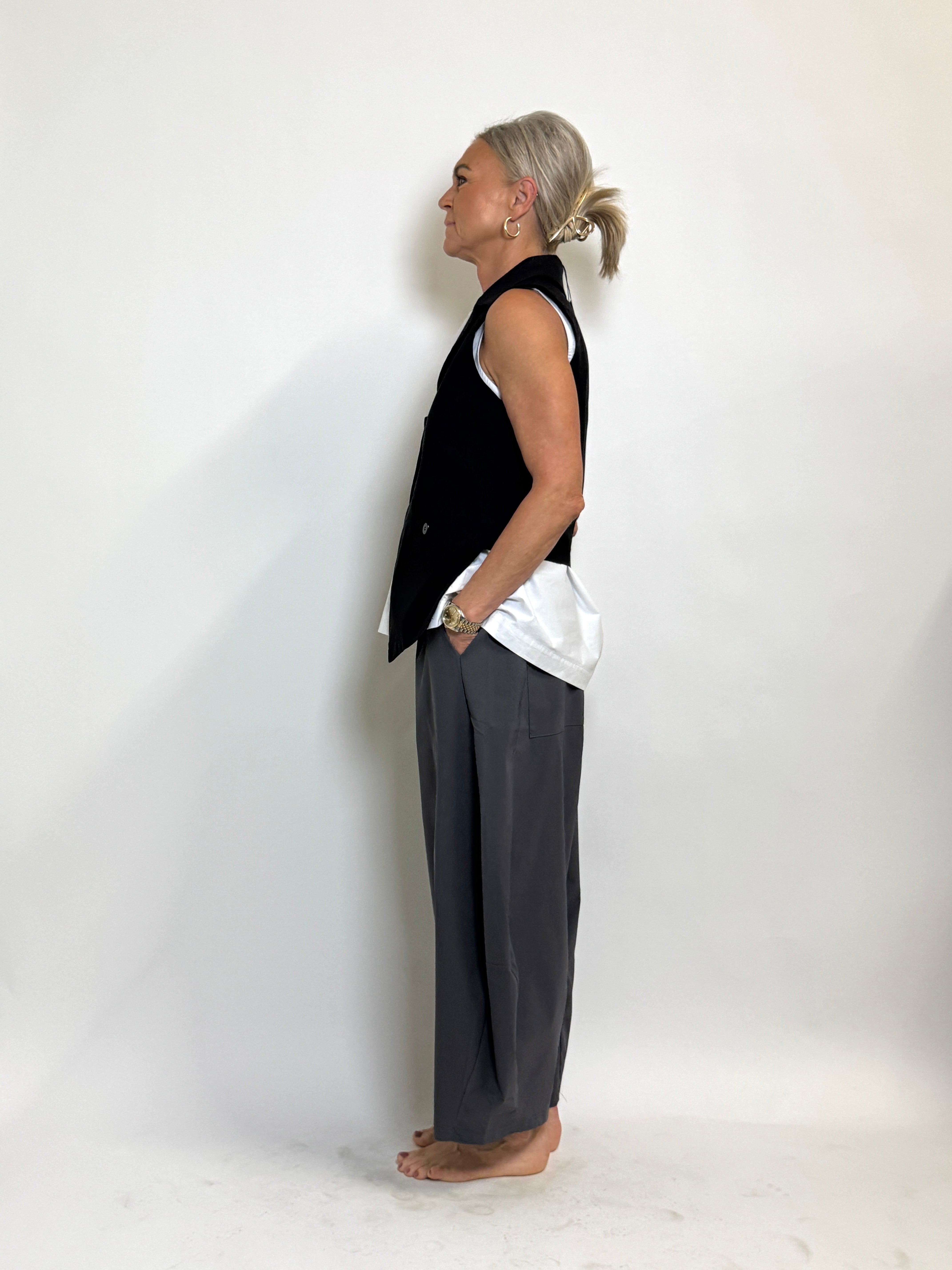 Helle er 168 cm høj og bruger størrelse S/M