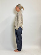 Helle er 168 cm høj og bruger størrelse S/M