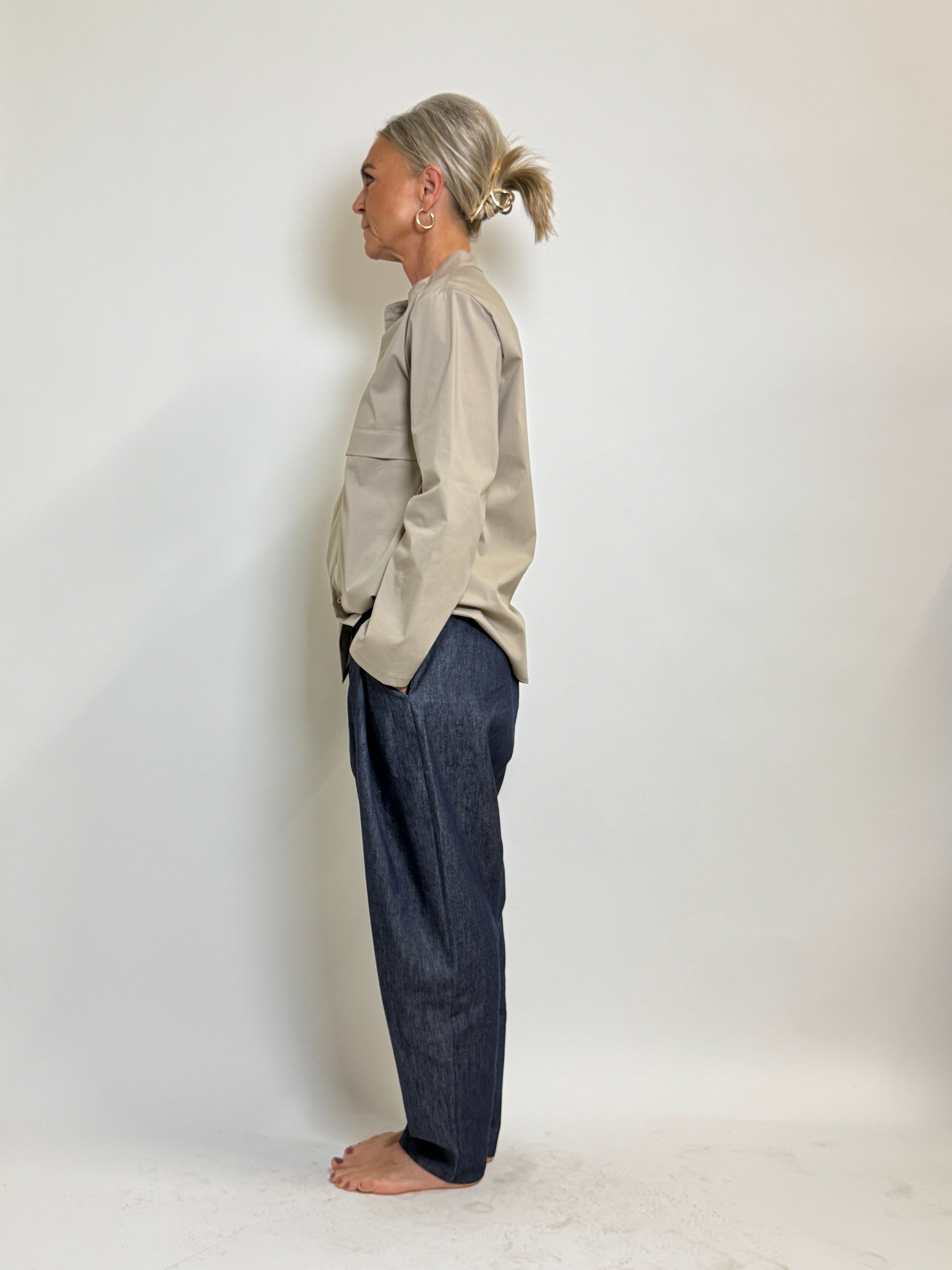 Helle er 168 cm høj og bruger størrelse S/M