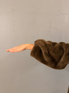 Helle er 168 cm høj og bruger størrelse S/M