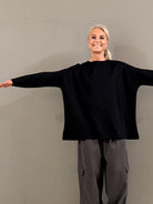 Helle er 168 cm høj og bruger størrelse S/M