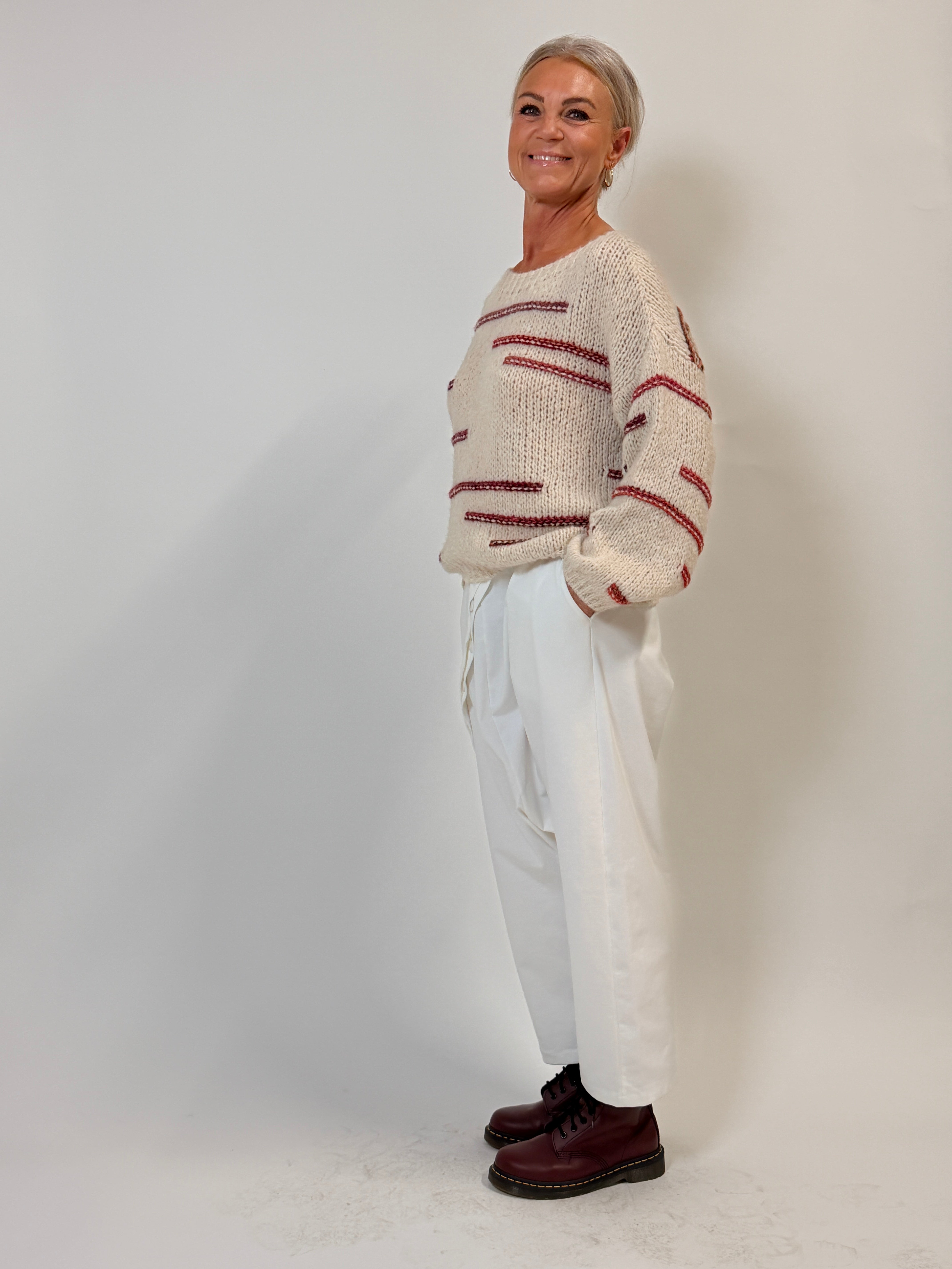 Helle er 168 cm høj og bruger størrelse S/M