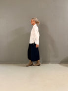 Helle er 168 cm høj og bruger størrelse S/M