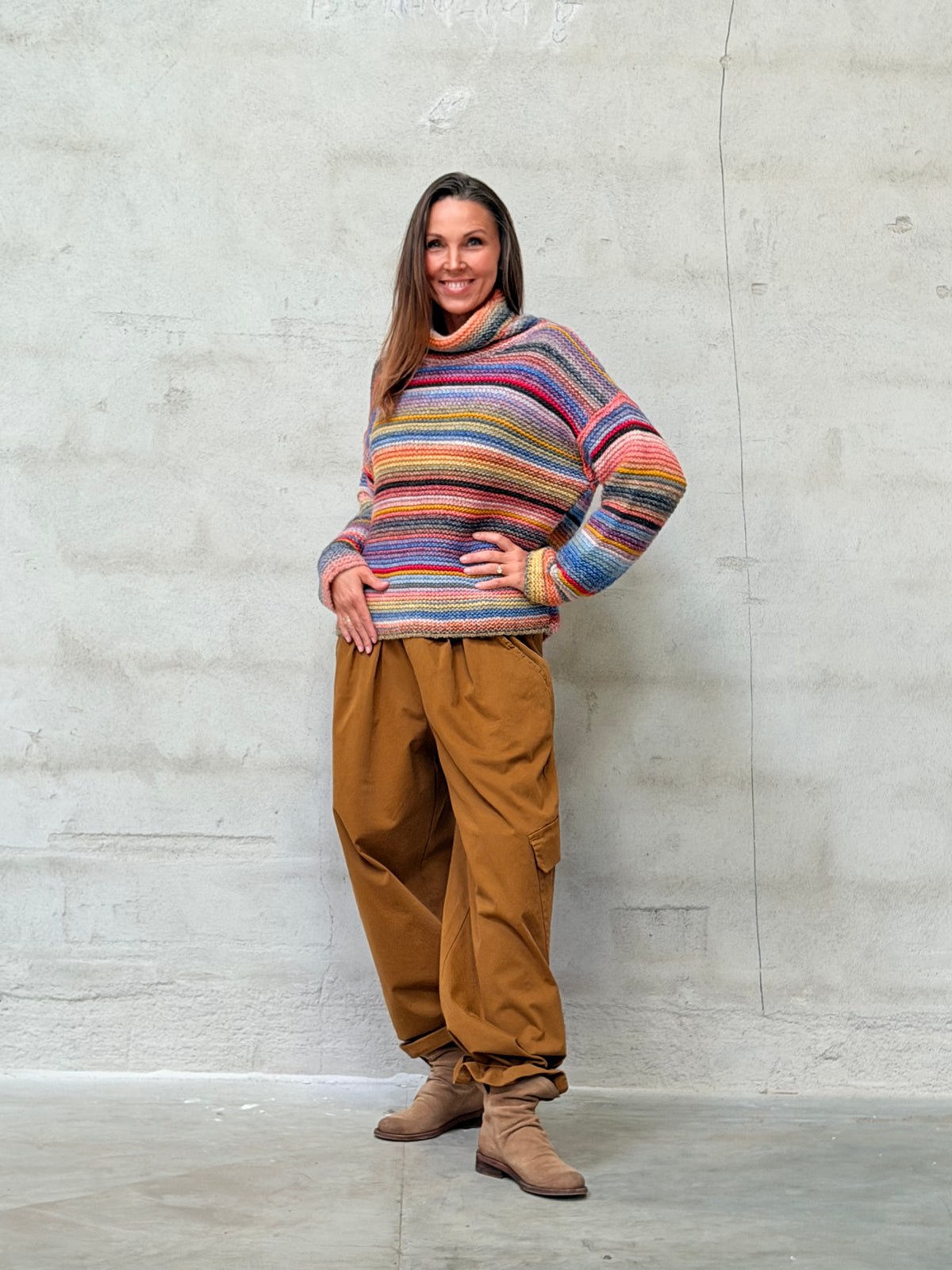 Kamilla er 174 cm høj og bruger størrelse M/L
