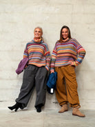 Helle er 168 cm høj og bruger størrelse S/M & Kamilla er 174 cm høj og bruger størrelse M/L