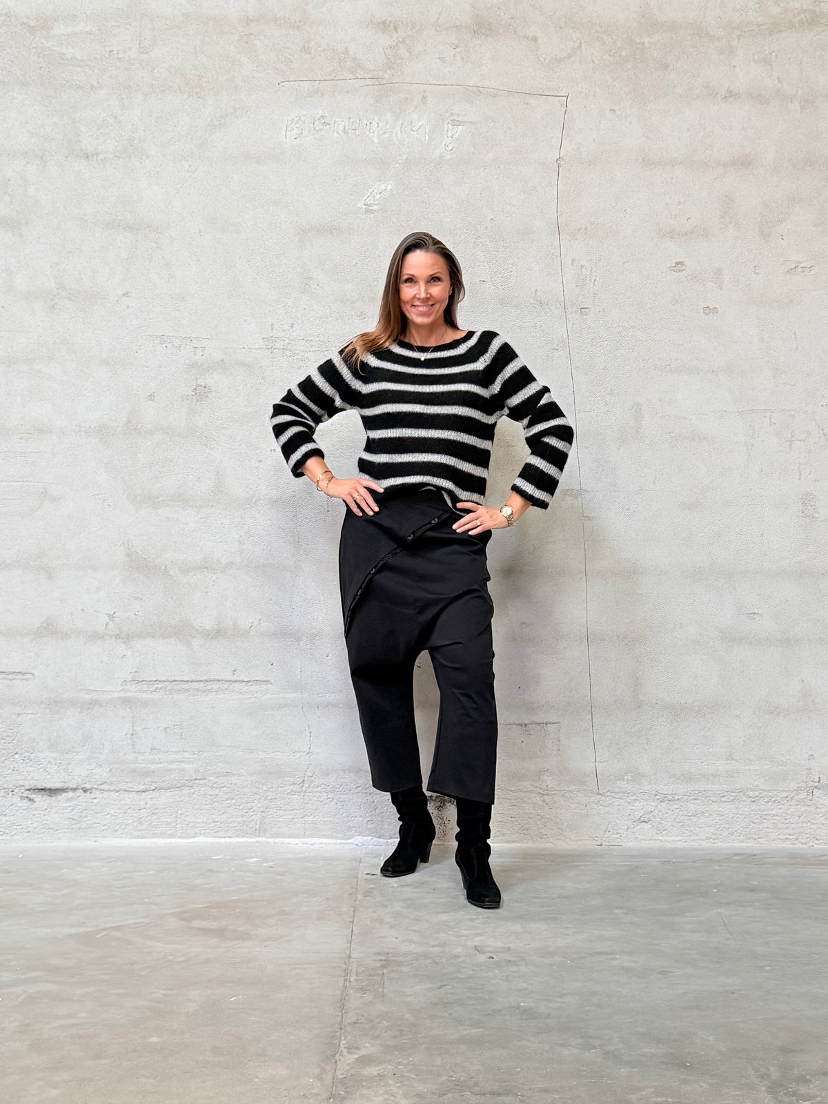 Kamilla er 174 cm høj og bruger størrelse M/L