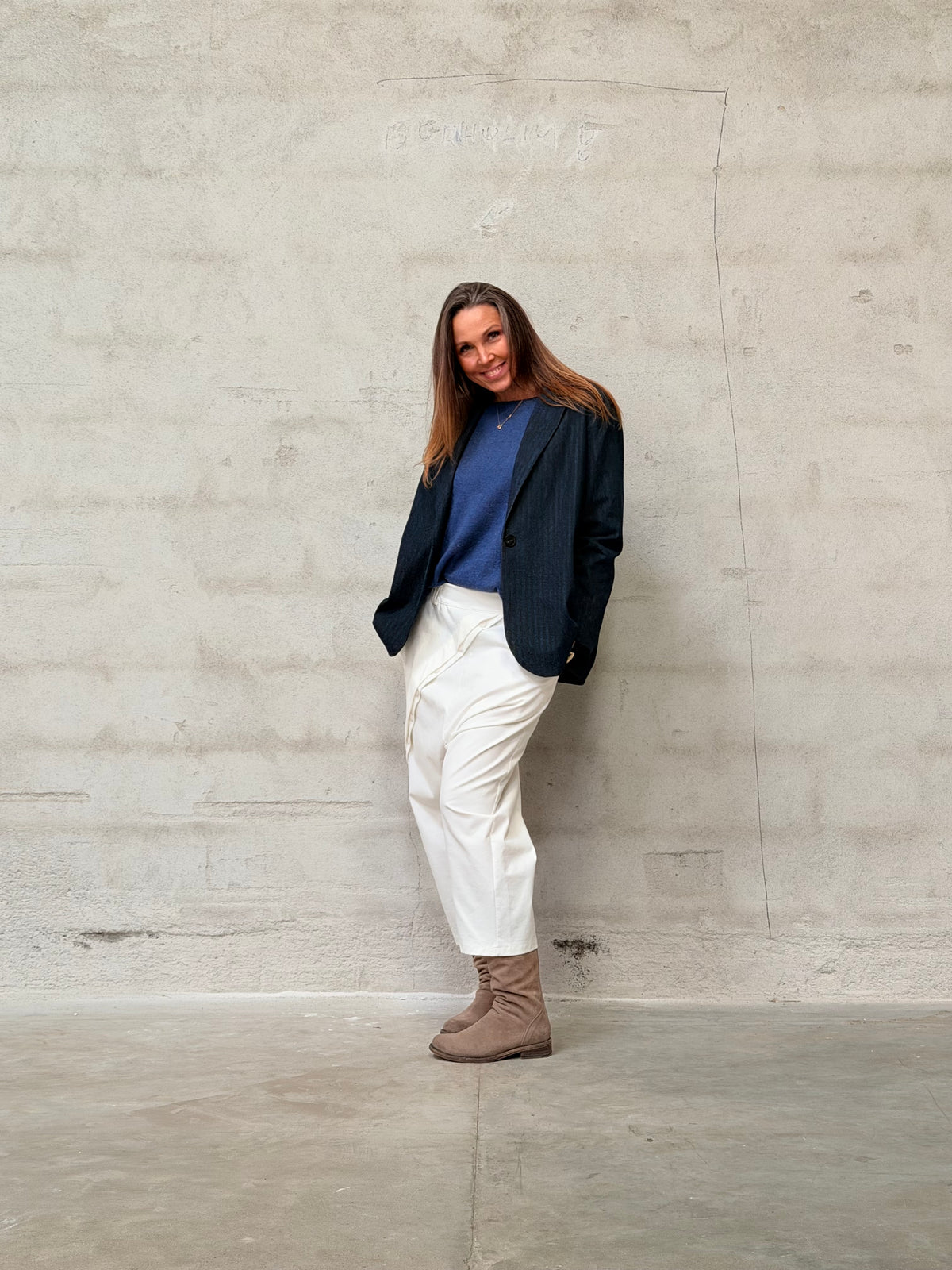 Kamilla er 174 cm høj og bruger størrelse M/L