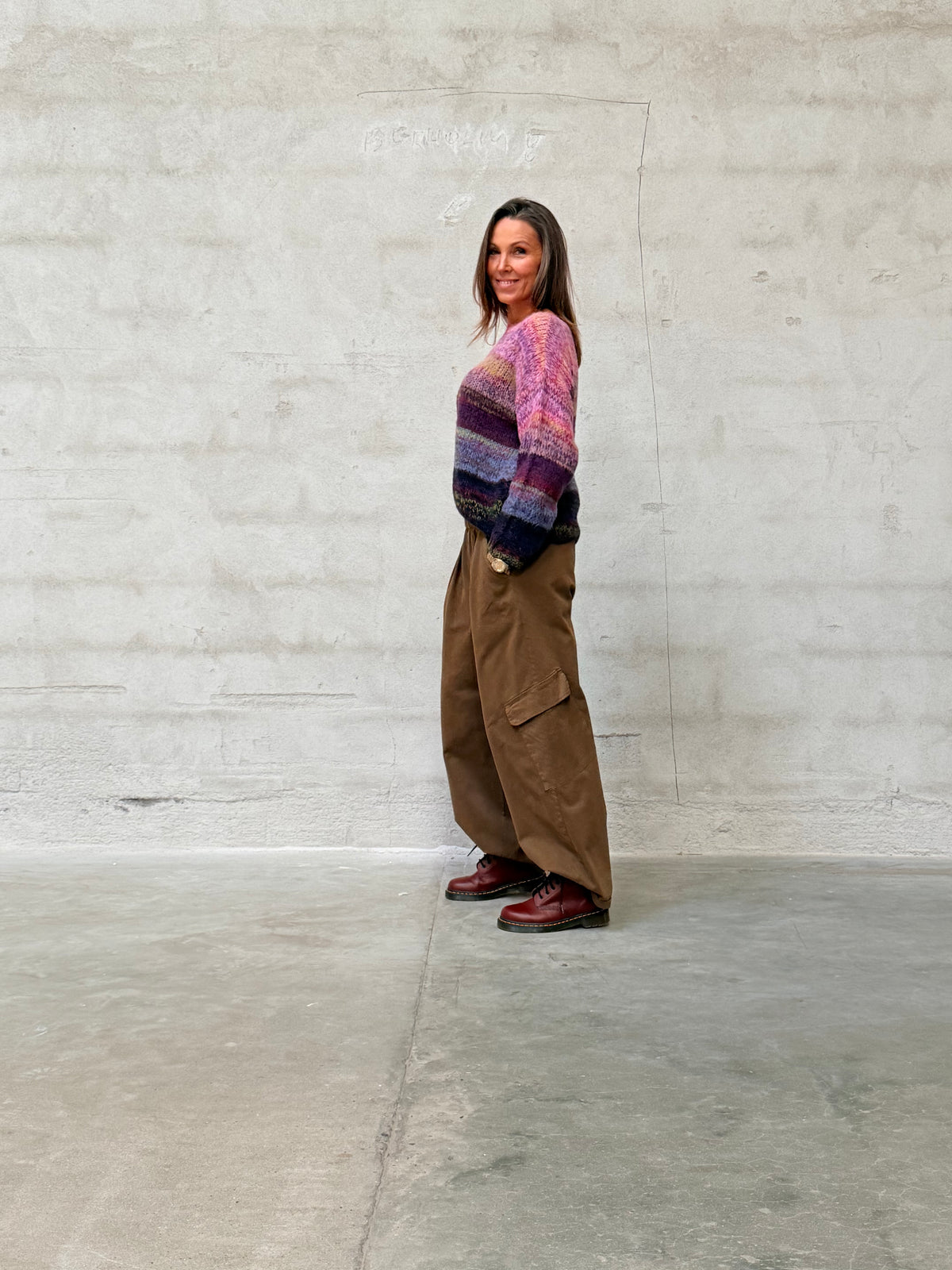 Kamilla er 174 cm høj og bruger størrelse M/L