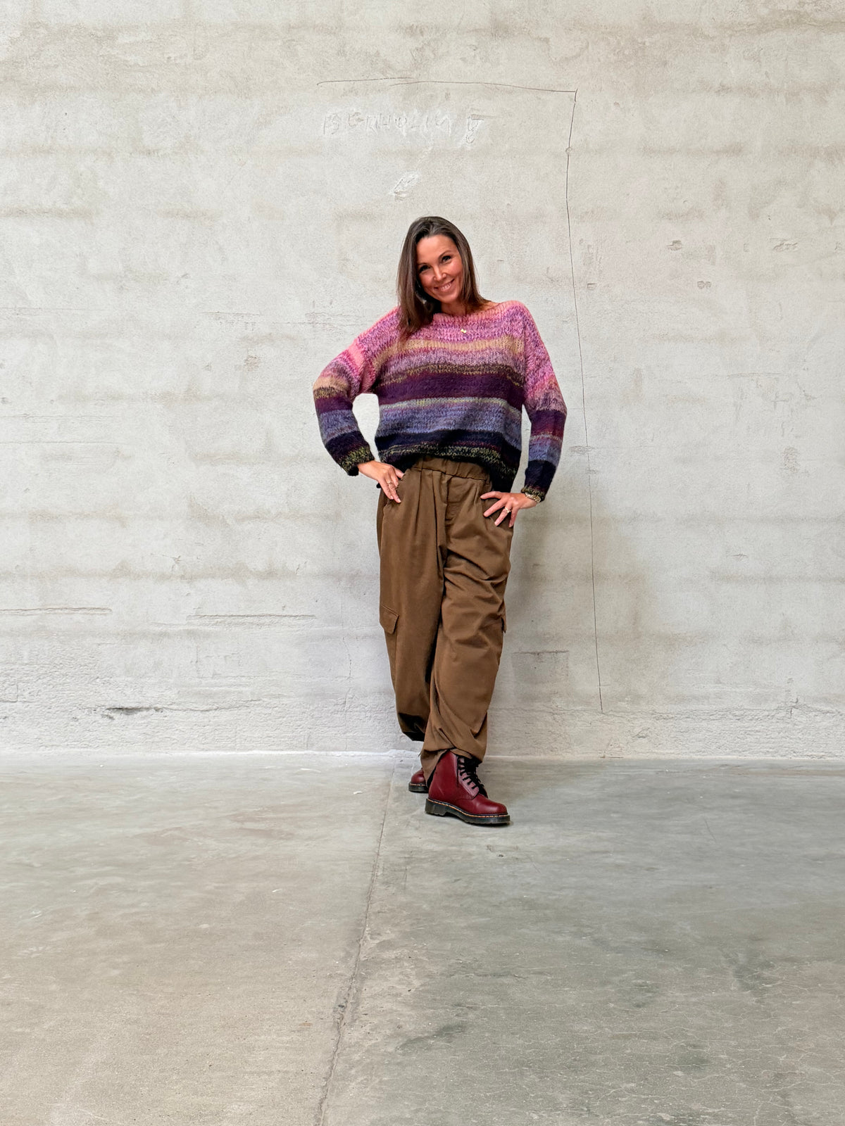 Kamilla er 174 cm høj og bruger størrelse M/L