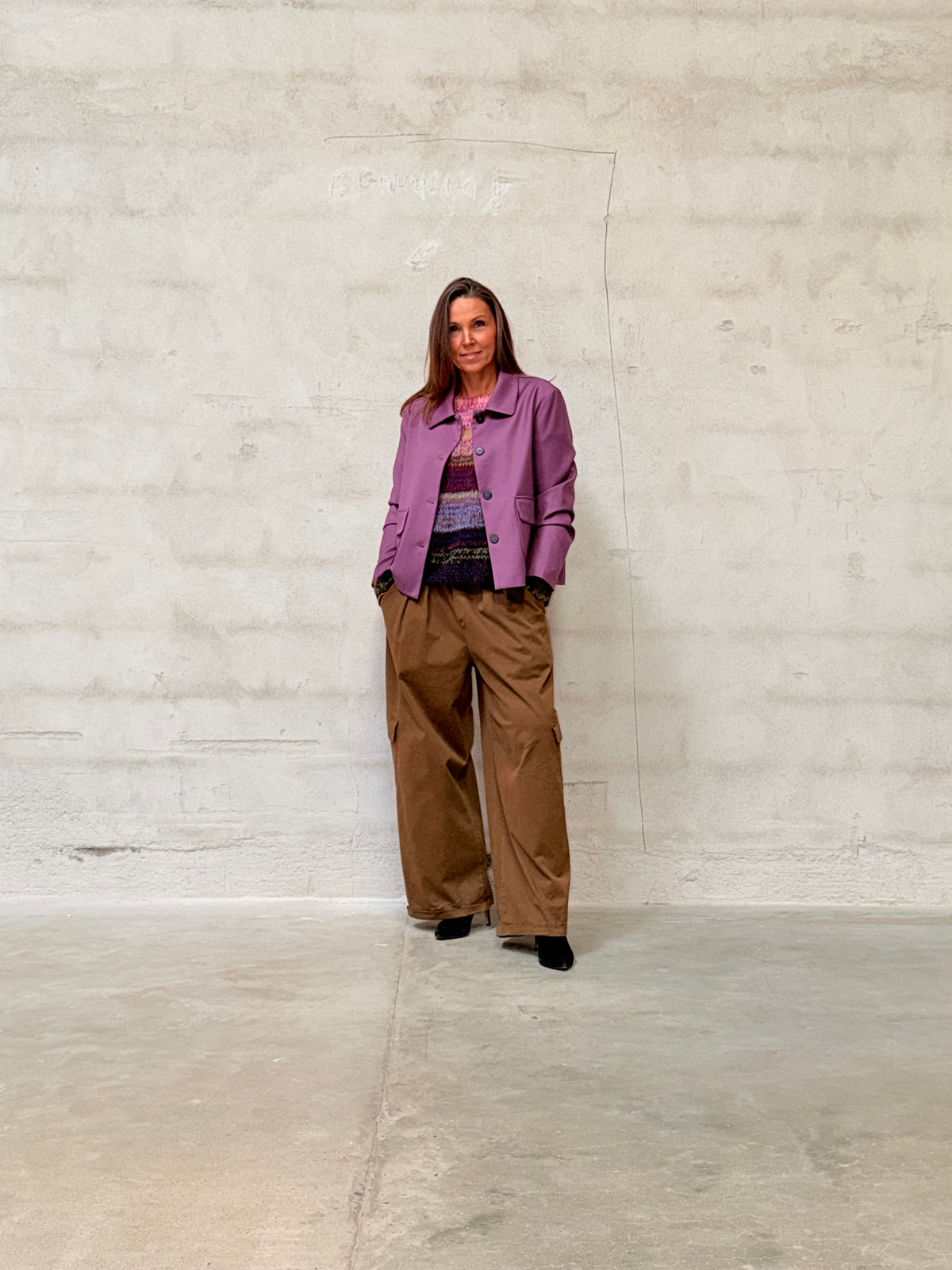 Kamilla er 174 cm høj og bruger størrelse M/L
