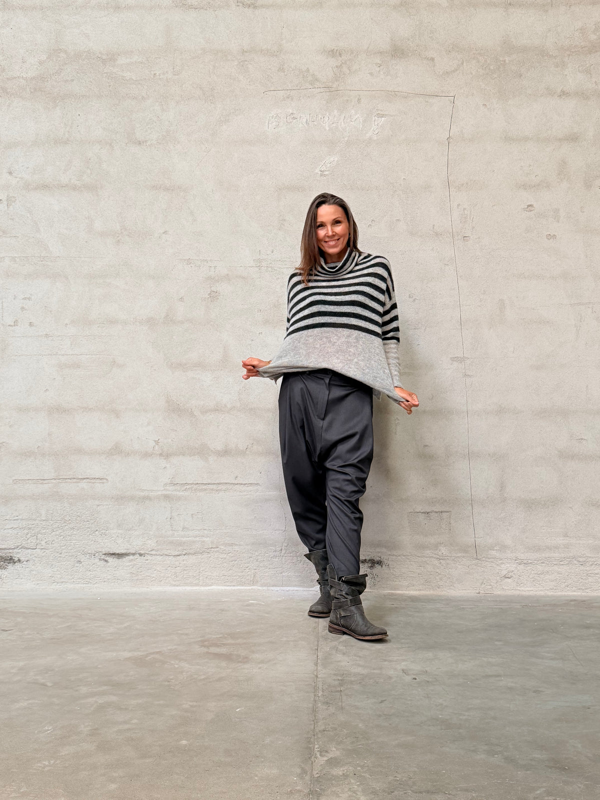 Kamilla er 174 cm høj og bruger størrelse M/L