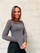 Kamilla er 174 cm høj og bruger størrelse M/L