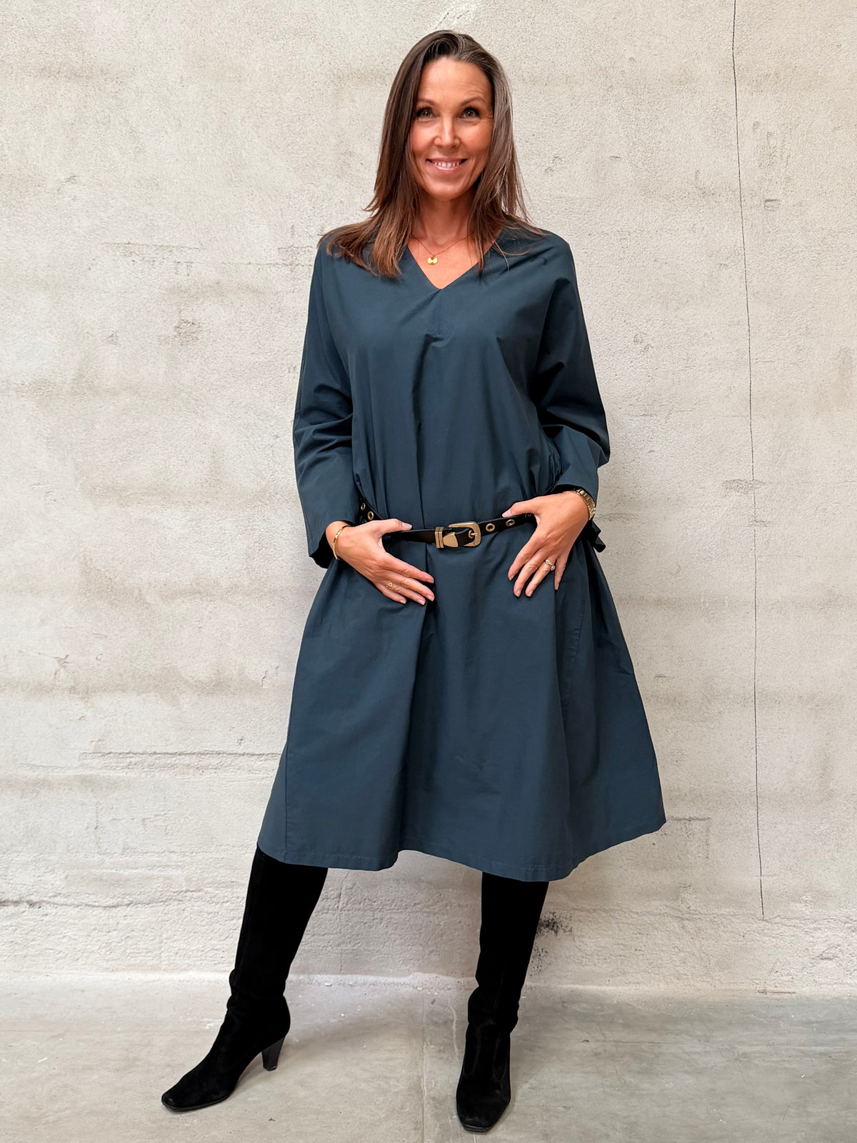 Kamilla er 174 cm høj og bruger størrelse M/L