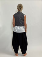 Helle er 168 cm høj og bruger størrelse S/M