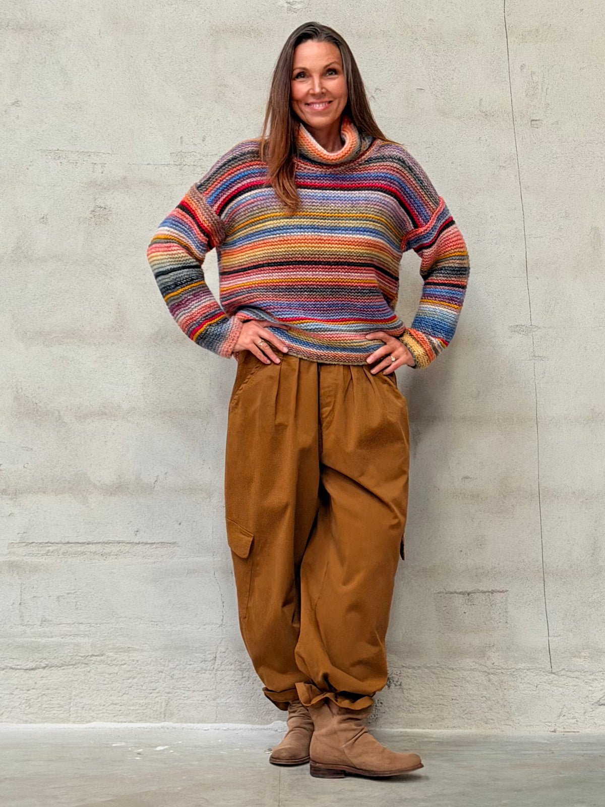 Kamilla er 174 cm høj og bruger størrelse M/L