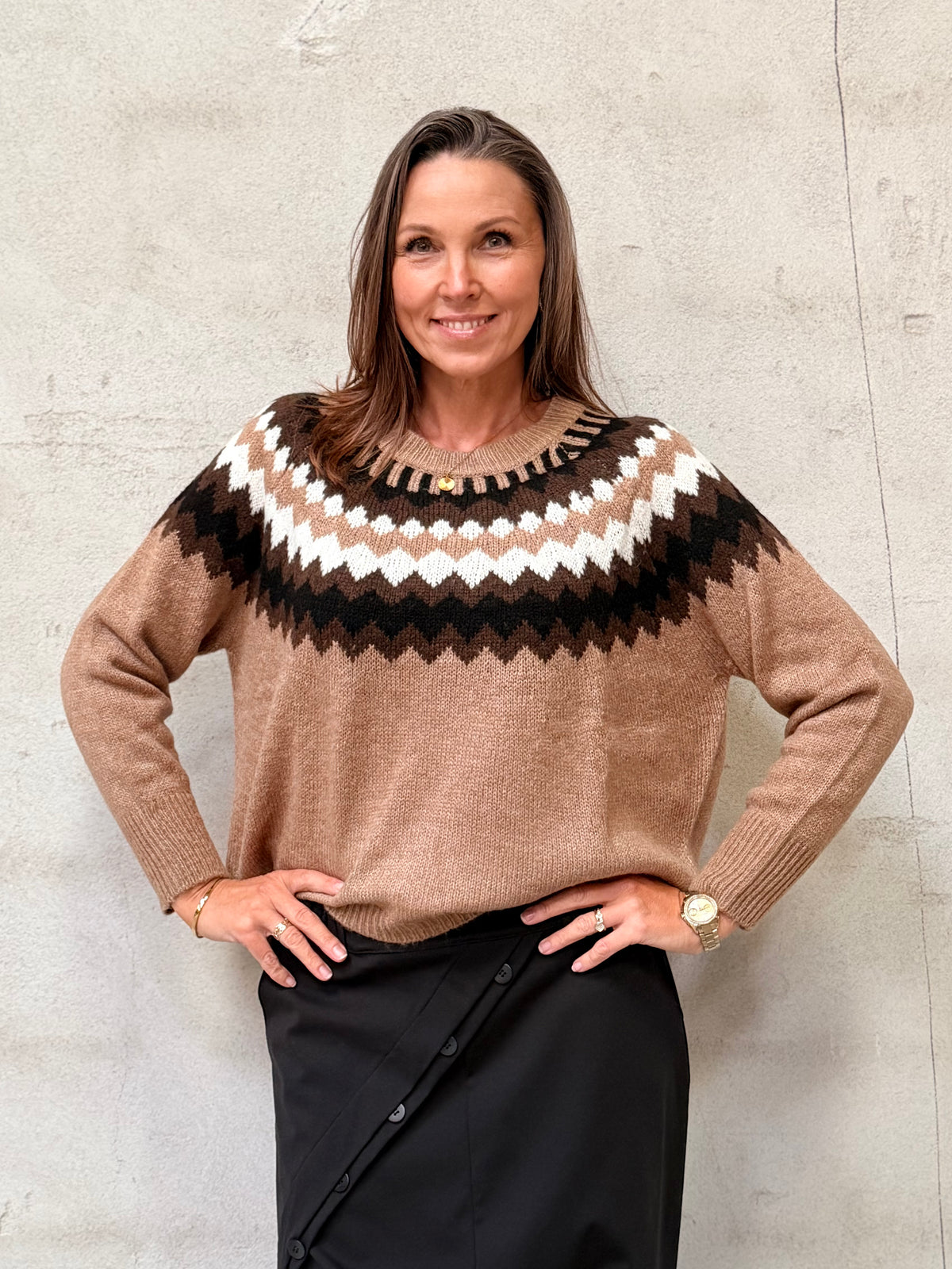 Kamilla er 174 cm høj og bruger størrelse M/L