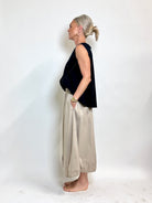 Helle er 168 cm høj og bruger størrelse S/M