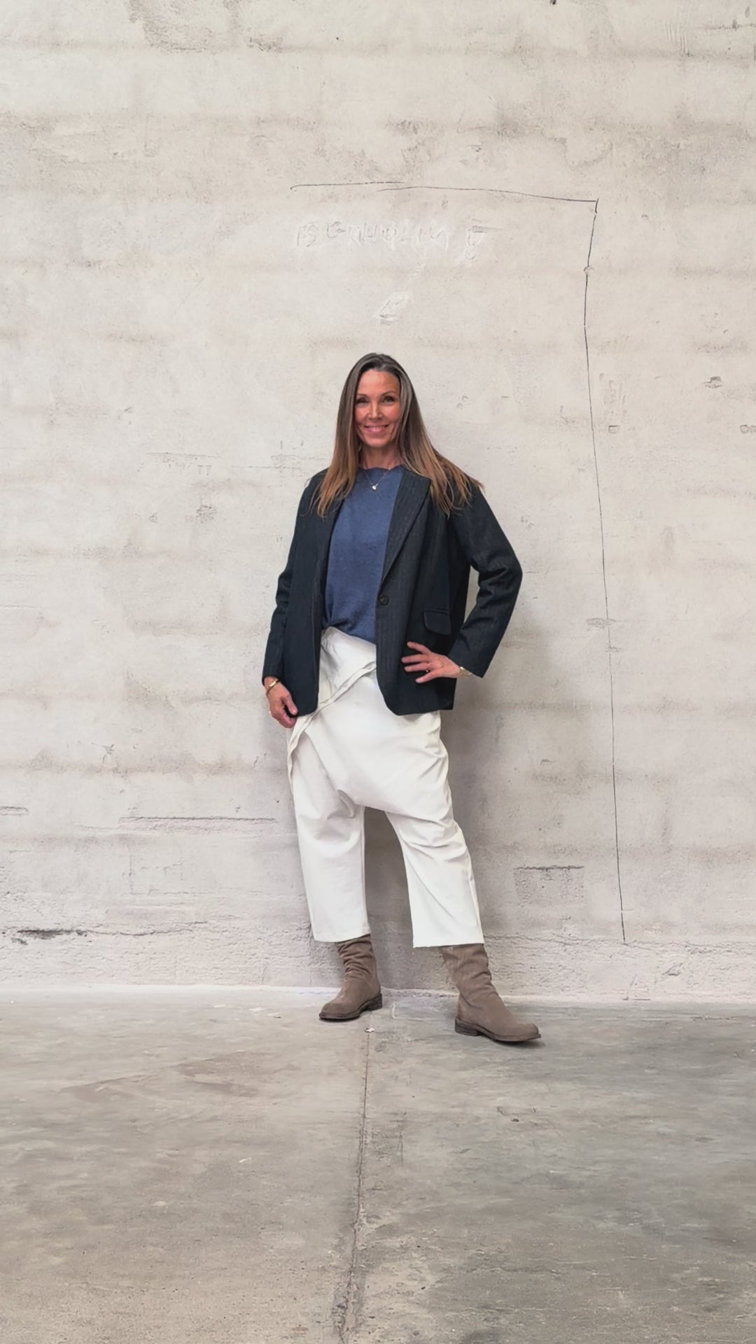 Kamilla er 174 cm høj og bruger størrelse M/L