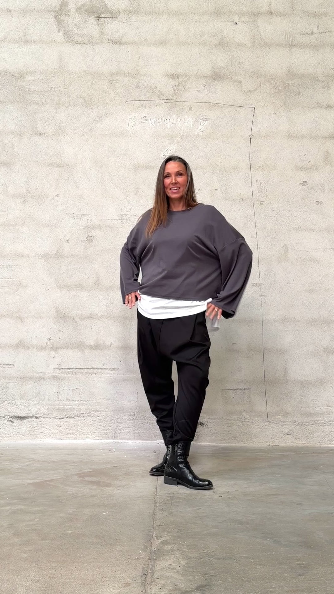 Kamilla er 174 cm høj og bruger størrelse M/L