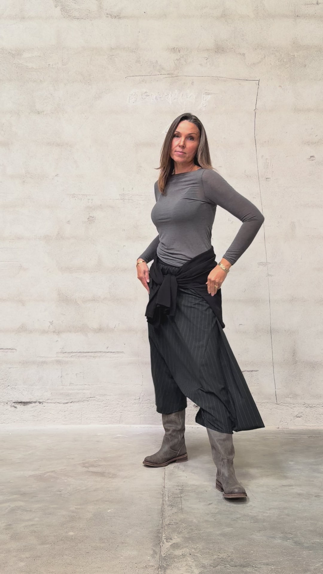 Kamilla er 174 cm høj og bruger størrelse M/L