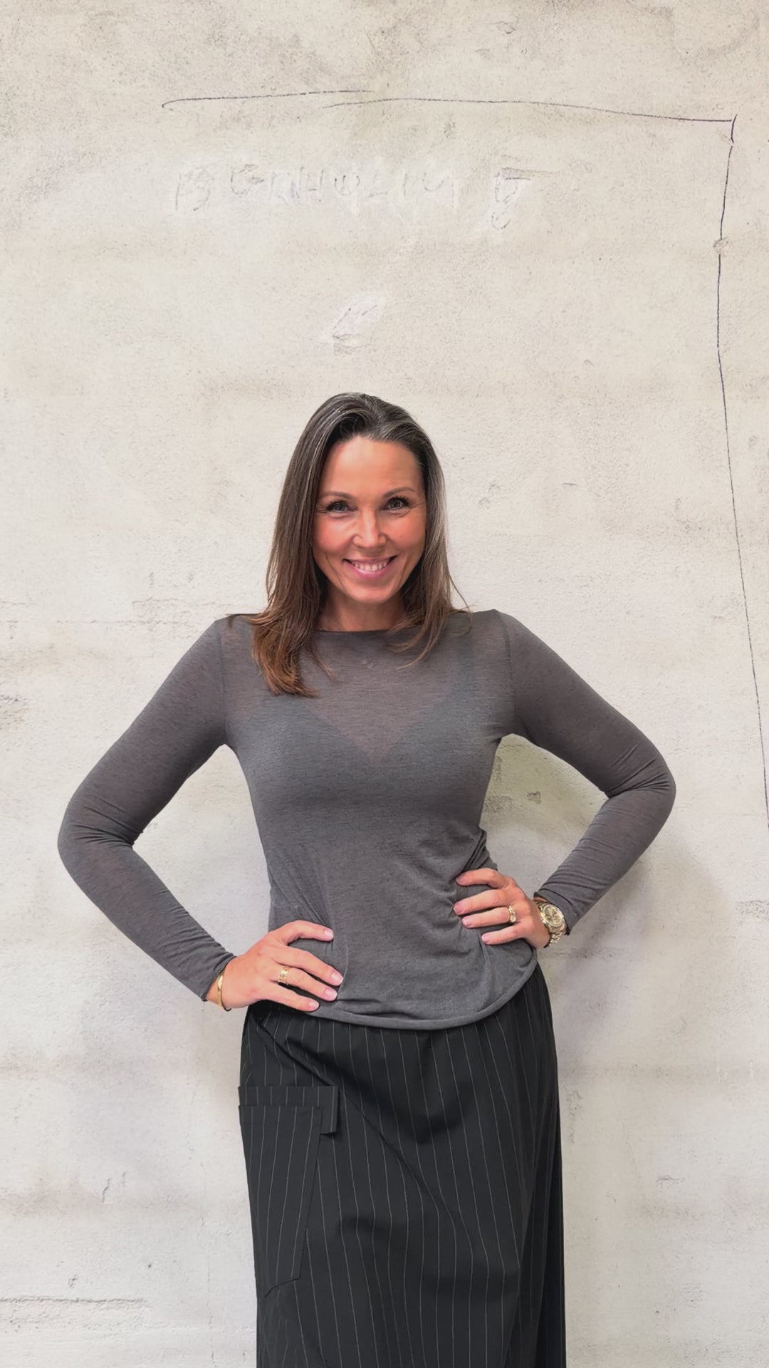 Kamilla er 174 cm høj og bruger størrelse M/L