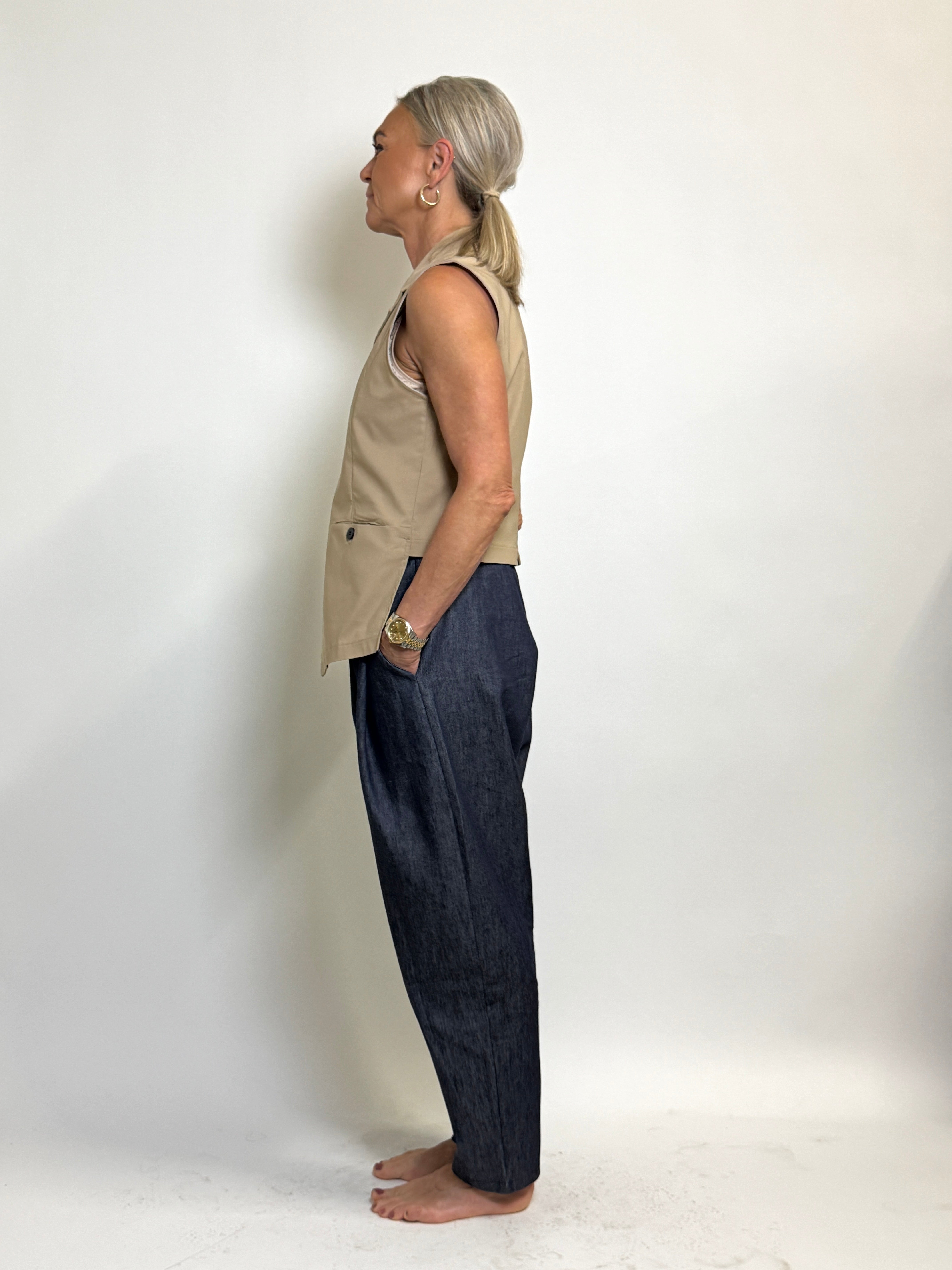 Helle er 168 cm høj og bruger størrelse S/M