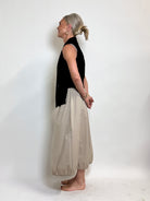 Helle er 168 cm høj og bruger størrelse S/M