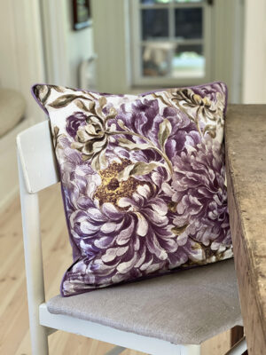Velvet cushion cover w/piping – Lavender #LA171